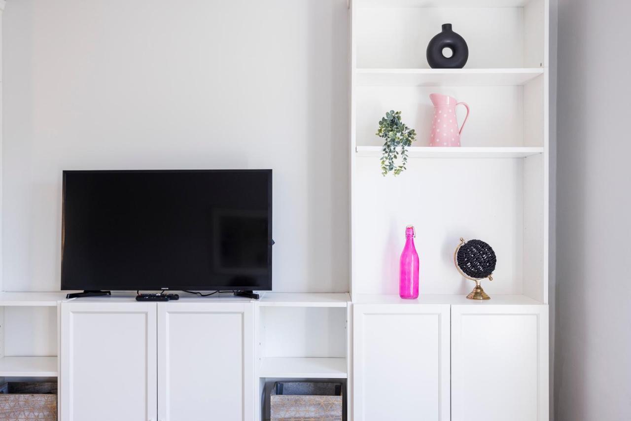 Welcomestay Colliers Wood Two Bed Apartment - Home Away From Home Londen Buitenkant foto
