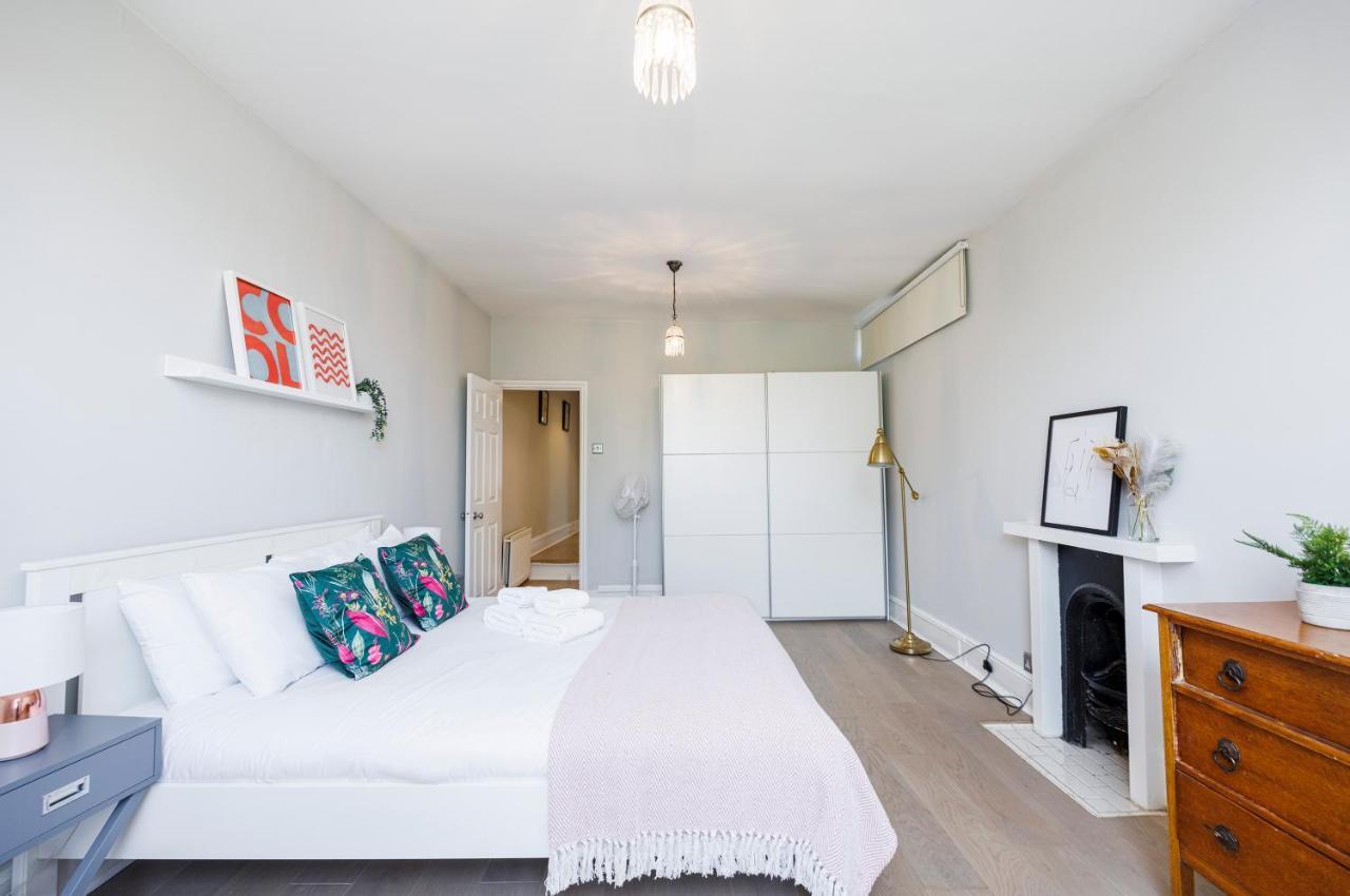 Welcomestay Colliers Wood Two Bed Apartment - Home Away From Home Londen Buitenkant foto