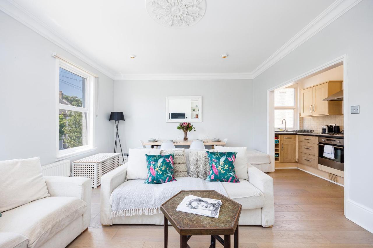 Welcomestay Colliers Wood Two Bed Apartment - Home Away From Home Londen Buitenkant foto