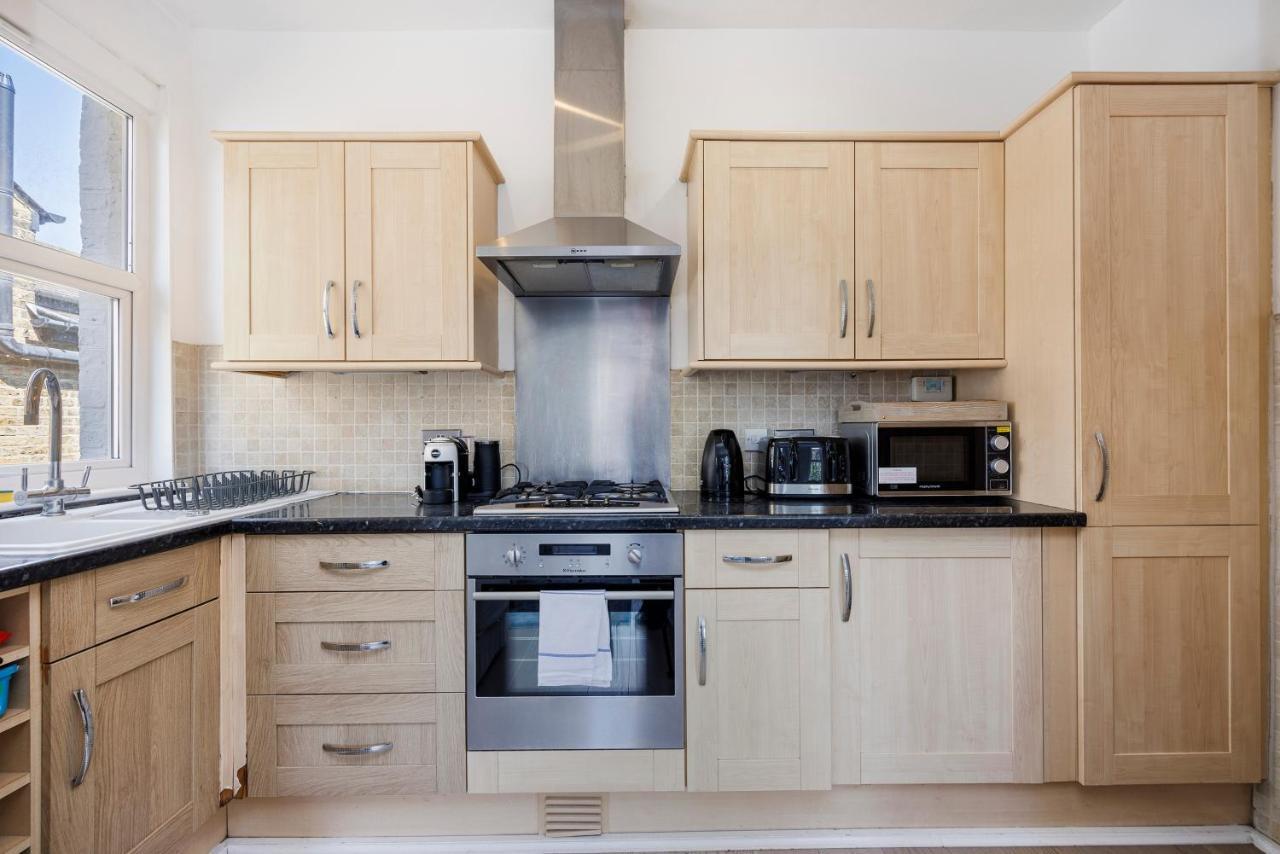 Welcomestay Colliers Wood Two Bed Apartment - Home Away From Home Londen Buitenkant foto